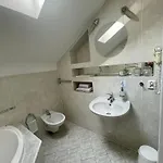 Vacek Pod Vezi Szálloda 4*