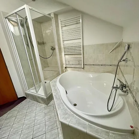 Vacek Pod Vezi 4* Hradec Kralove