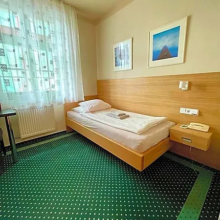 Vacek Pod Vezi Hotel