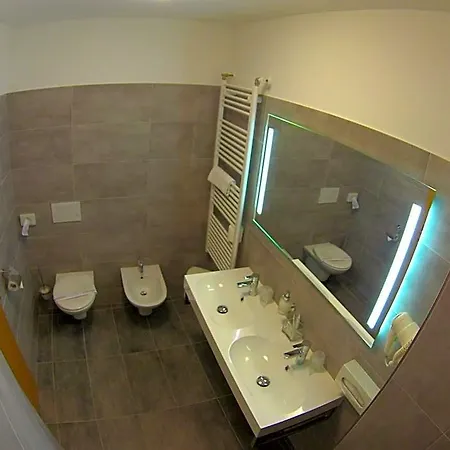 Vacek Pod Vezi Hotel