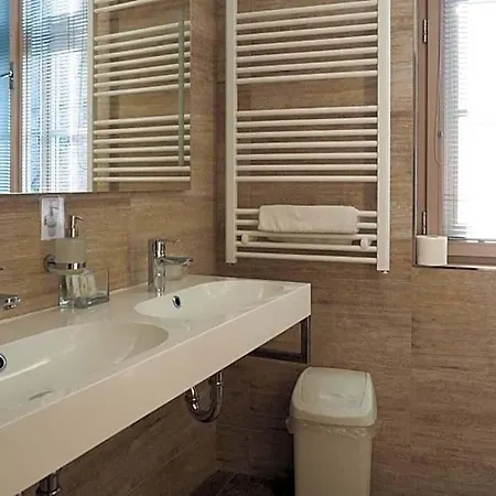 Vacek Pod Vezi 4*