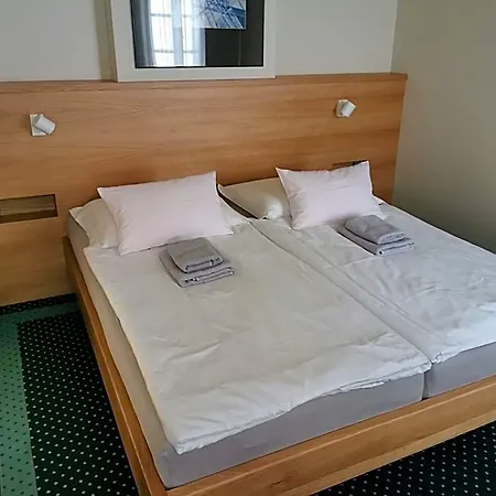 Vacek Pod Vezi 4* Hradec Králové