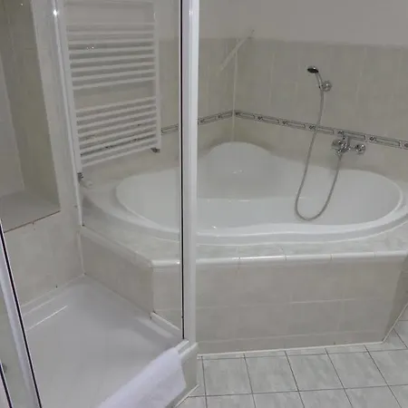 Vacek Pod Vezi 4* Hradec Kralove