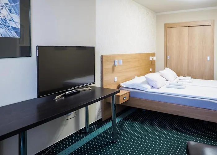 Vacek Pod Věží Otel 4*