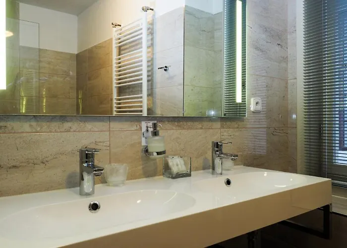 Otel Vacek Pod Věží 4*
